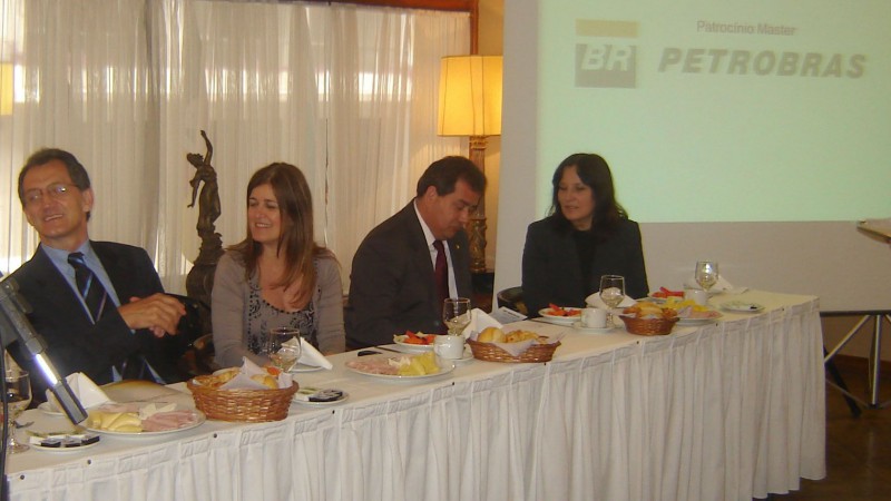 Jornalistas foram recebidos durante café da manhã no Hotel Embaixador, em Porto Alegre A 22ª Mostra Internacional de Ciência e Tecnologia (Mostratec) foi apresentada na manhã desta terça-feira (23), em Porto Alegre, durante um café da manhã para