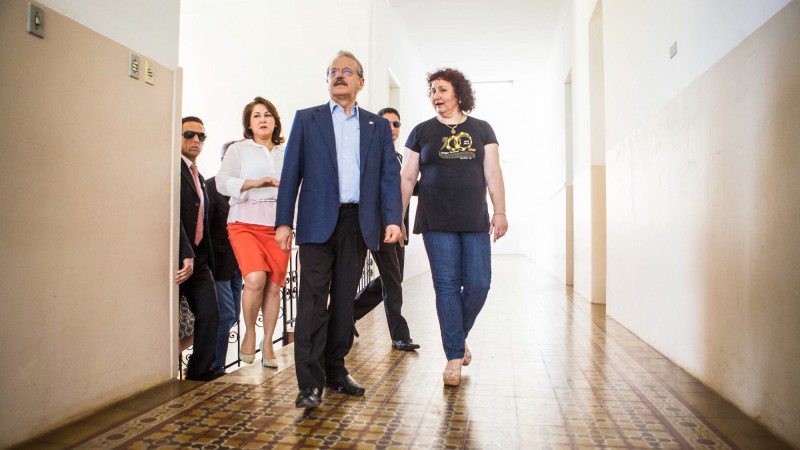 21.11.13: Governador Tarso Genro visita a Escola Estadual Getúlio Vargas, em São Borja.