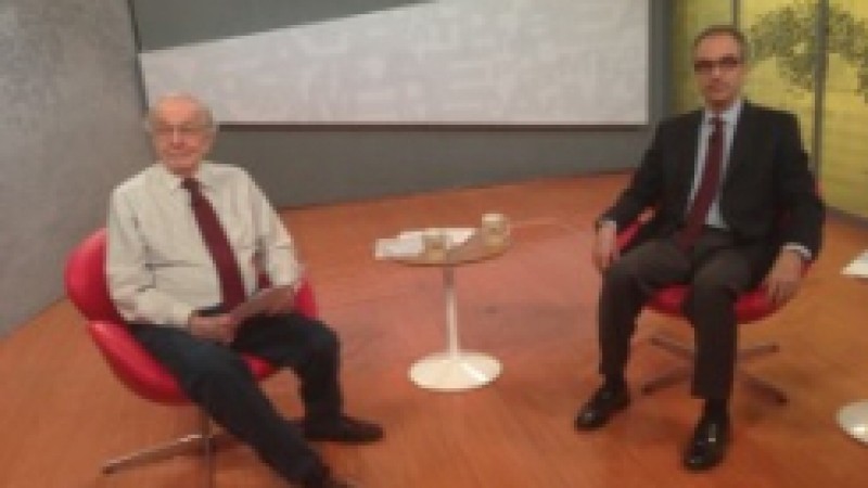 O programa Observatório da Imprensa, que está comemorando 15 anos com uma série especial, entrevista, nesta terça (11), às 00h30, na TVE, o jornalista João Roberto Marinho, vice-presidente das Organizações Globo. Em entrevista ao jornalista Alberto