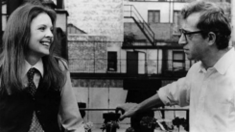 O universo de criação do diretor nova-iorquino Woody Allen é o tema do Diverso da TVE desta sexta-feira (07), às 17h30. Conhecido por filmes que condensam comédia e questões existenciais, o diretor, ator e roteirista é apresentado tanto por meio de seus