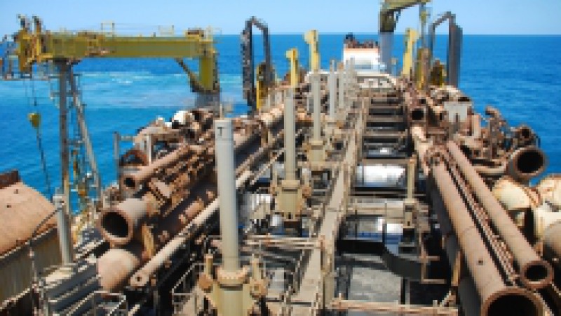 A dragagem no canal de acesso ao Porto do Rio Grande, iniciada no dia 12 de dezembro de 2013, deve ser finalizada nesta semana. O contrato entre a Superintendência do Porto do Rio Grande (SUPRG) e a empresa Jan de Nul compreende o volume de 1,6 milhão de