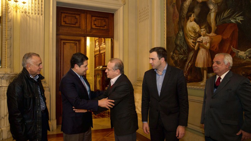 PORTO ALEGRE, RS, BRASIL: 16.06.14 Governador Tarso Genro durante audiência com Presidente de Honduras, Sr. Juan Orlando Hernández. Foto: Caco Argemi/Palácio Piratini