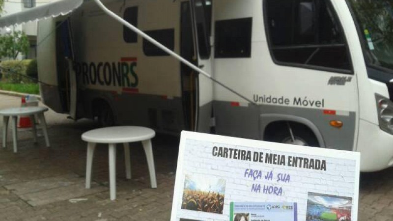 Unidade Móvel do Procon emite carteira estudantil no campus da PUC