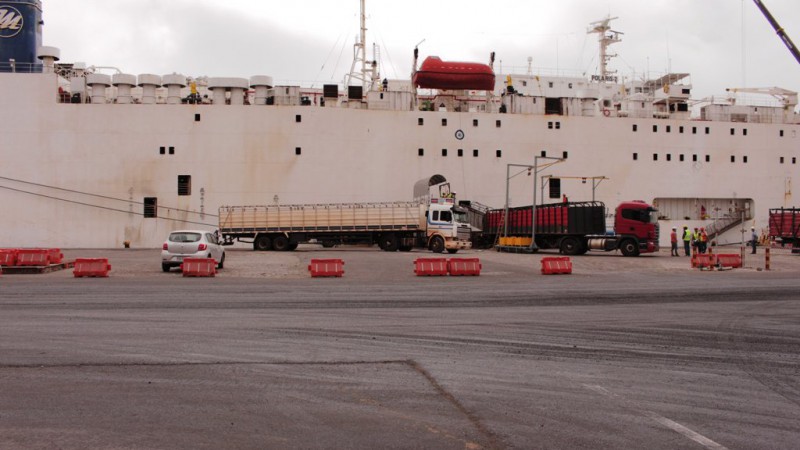 Carga Viva no porto de Rio Grande
