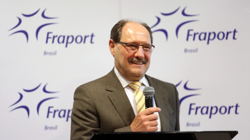 PORTO ALEGRE, RS, BRASIL 25.10.2017: O governador José Ivo Sartori e o presidente do Conselho Executivo da Fraport AG, Stefan Schulte, concederam entrevista coletiva a imprensa no Hotel Sheraton, na tarde desta quarta-feira (25), na capital gaúcha.