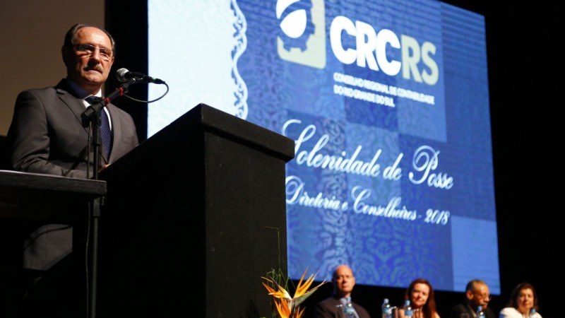 PORTO ALEGRE, RS, BRASIL 08.03.2017: O governador José Ivo Sartori e a secretária do Desenvolvimento Social, Trabalho, Justiça e Direitos Humanos, Maria Helena Sartori, prestigiaram a posse de Ana Tércia Lopes Rodrigues, a primeira presidente mulher d