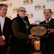 PORTO ALEGRE, RS, BRASIL 21.05.2018: Para valorizar o esporte e o pioneirismo gaúcho no futebol, o governador José Ivo Sartori homenageou, nesta segunda-feira (21), durante evento no salão Negrinho do Pastoreio do Palácio Piratini, os clubes gaúchos com m