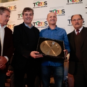 PORTO ALEGRE, RS, BRASIL 21.05.2018: Para valorizar o esporte e o pioneirismo gaúcho no futebol, o governador José Ivo Sartori homenageou, nesta segunda-feira (21), durante evento no salão Negrinho do Pastoreio do Palácio Piratini, os clubes gaúchos com m
