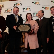 PORTO ALEGRE, RS, BRASIL 21.05.2018: Para valorizar o esporte e o pioneirismo gaúcho no futebol, o governador José Ivo Sartori homenageou, nesta segunda-feira (21), durante evento no salão Negrinho do Pastoreio do Palácio Piratini, os clubes gaúchos com m
