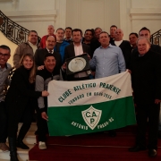 PORTO ALEGRE, RS, BRASIL 21.05.2018: Para valorizar o esporte e o pioneirismo gaúcho no futebol, o governador José Ivo Sartori homenageou, nesta segunda-feira (21), durante evento no salão Negrinho do Pastoreio do Palácio Piratini, os clubes gaúchos com m
