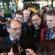 ESTEIO, RS, BRASIL 08.06.2018: Com a presença do Ministro-Chefe da Casa Civil, Eliseu Padilha, e do Ministro-Chefe da Secretaria de Governo, Carlos Marun, o governador, José Ivo Sartori, participou, na tarde desta sexta-feira (8), em frente ao Pavilhão In