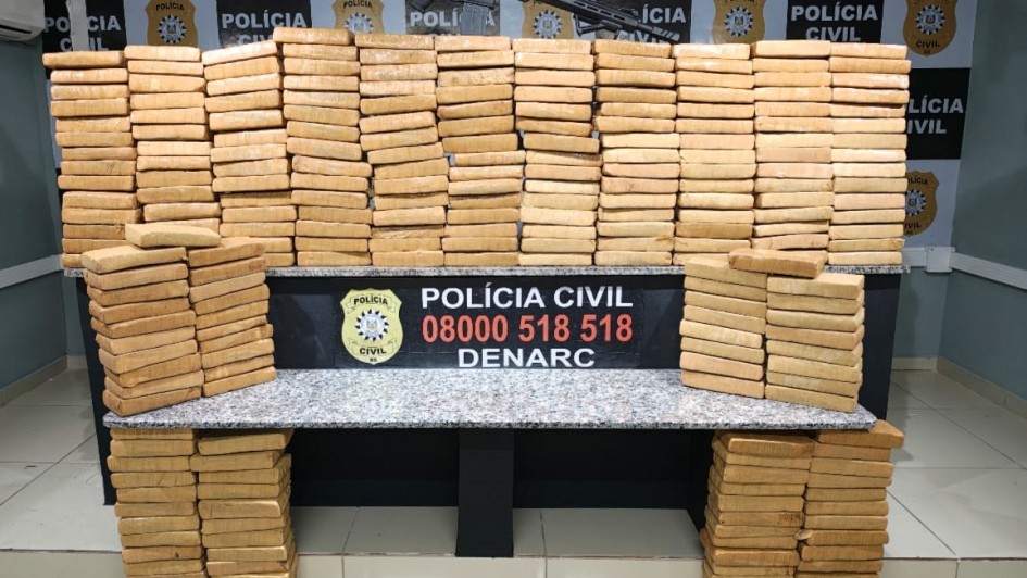 Pol&iacute;cia Civil apreende 250 quilos de maconha e um fuzil em Porto Alegre&nbsp;  out26